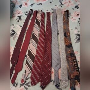 Bundle Of Variety Of 8 Vintage Ties